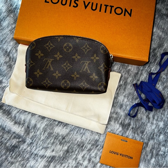 LOUIS VUITTON MONOGRAM COSMETIC POUCH MAKEUP BAG - Picture 3 of 7